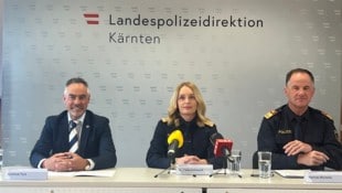 Landeskriminalamtchef Gottlieb Türk, Landespolizeidirektorin Michaela Kohlweiß und stv. Chef der ...
