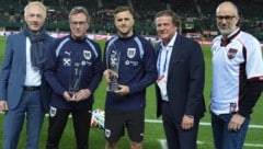 Von links: „Krone“-Geschäftsführer Gerhard Valeskini, ÖFB-Teamchef Ralf Rangnick, Christoph ...