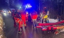 Die Wasserrettung ist mit mehreren Einheiten aus Österreich und Bayern im Einsatz