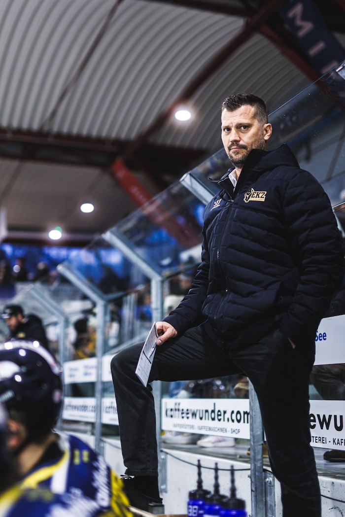 Marcel Rodman und die Zeller Eisbären führen in der Serie wieder.