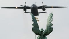 Ein Flugzeug des Typs Antonow An-26 auf einem Archivbild