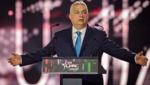 Der seit 16 Jahren regierende rechtsnationalistische Ministerpräsident Viktor Orbán steht ...