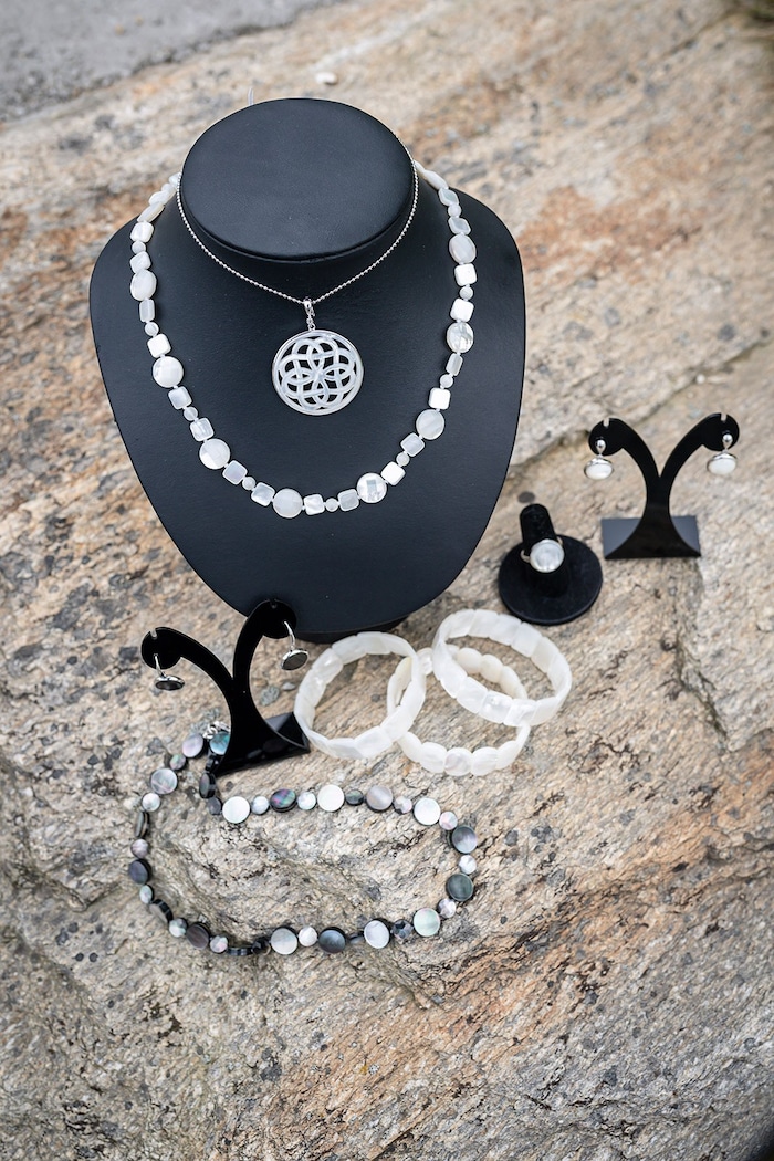 Es sind schon außergewöhnliche Stücke, die in der Traditionsfirma immer wieder neu designed ...