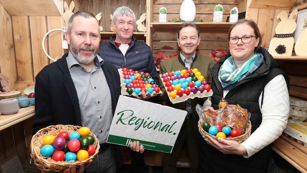 Kammer-Chef Berlakovich mit Direktvermarktern.