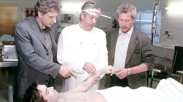 Karl Moik als Gerichtsmediziner.