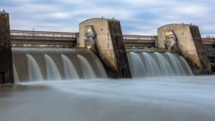nemo1963 Wasserkraftwerke produzieren einen großen Teil der Energie in Österreich.
