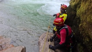 Den Rettern gelang es erst am Mittwoch, den gestern verunglückten Kajakfahrer zu bergen.