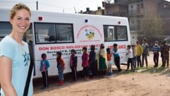 Magdalena Grießler war mit dem Bus an 21 Stationen im Norden Indiens im Einsatz.