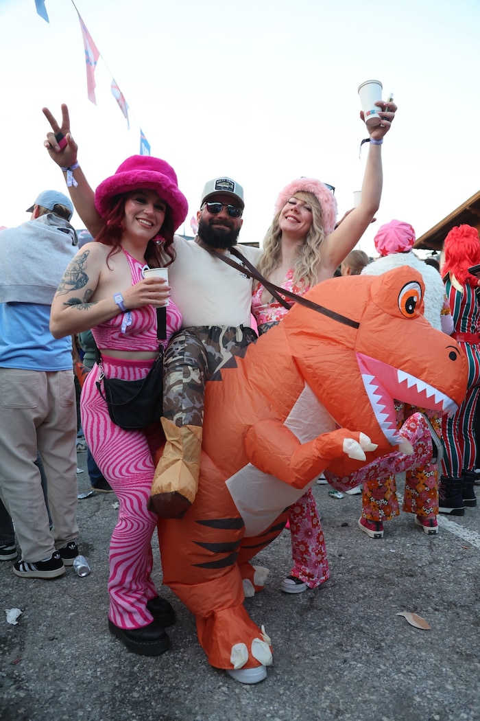 Schrill, laut, verrückt: In Mayrhofen sind die Snowbomber los!