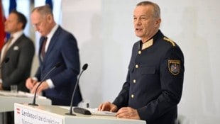 Landespolizeidirektor Franz Popp informierte über die neueste kriminalpolizeiliche ...