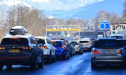 Viele Autofahrer werden sich zu Ostern in Geduld üben müssen.