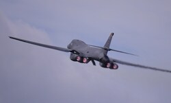 Ein US-amerikanischer B1 Lancer-Bomber (Archivbild)