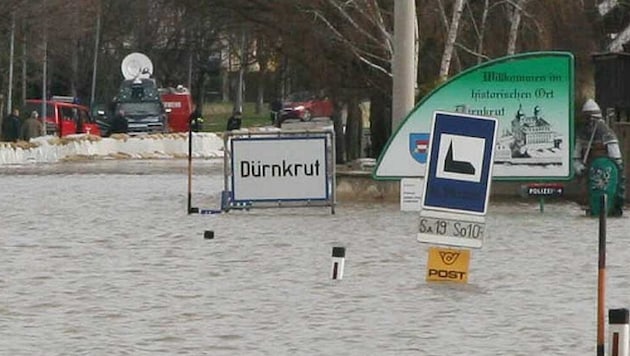 In Dürnkrut stiegen die Wassermassen enorm an (Archivbild).