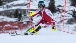 Ein Bild aus früheren Tagen: Lukas Feurstein im November 2021 beim Slalom-Training in der Zürser ...
