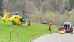 Der Verletze wurde mit dem Helikopter abtransportiert.