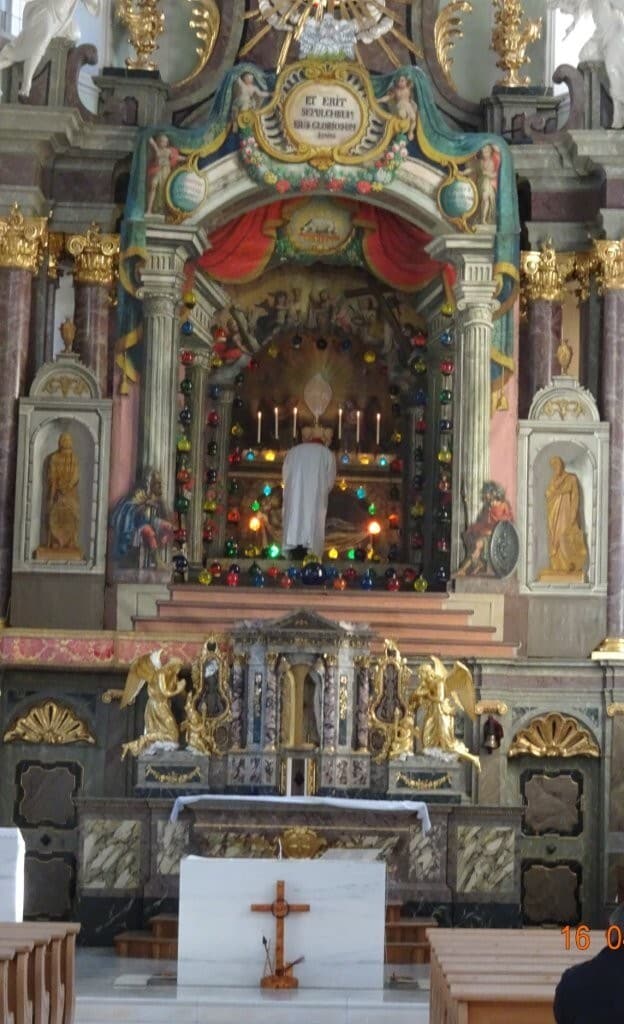 Ostergrab in Obertilliach.