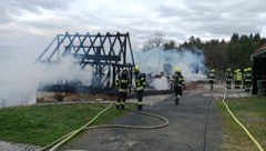 Das Gebäude brannte gänzlich nieder.