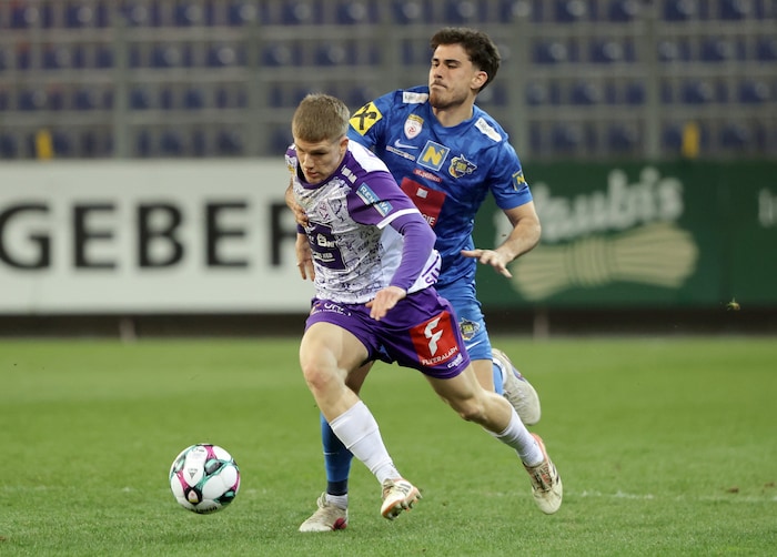 Rohrmoser (vorne) kam von den Bullen.