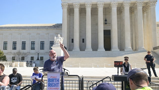 Trumps Idee, das US-Geburtsrecht auf Staatsbürgerschaft anzuschaffen, hatte für Proteste ...