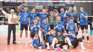 Historisch: Coach Siller (l.) und die Rieder zogen ins Finale ein.