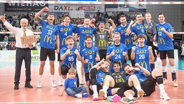 Historisch: Coach Siller (l.) und die Rieder zogen ins Finale ein.