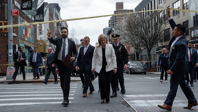 Der New Yorker Bürgermeister Zohran Mamdani und die Polizeichefin von New York, Jessica Tisch, ...