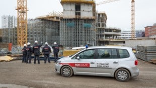 Die Finanzpolizei führte österreichweit mehrere Razzien am Bau durch. Die Ergebnisse geben einen ...