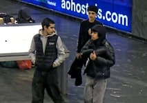 Wer kennt diese drei Jugendlichen?