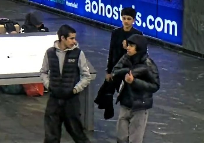 Wer kennt diese drei Jugendlichen?