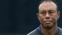 Zerrupft. Tiger Woods wird sich nach einem erneuten Verkehrsunfall auf unbestimmte Zeit aus der ...
