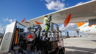 Eine deutsche Fremdfirma wickelt am Salzburger Flughafen die Treibstoff-Logistik ab.