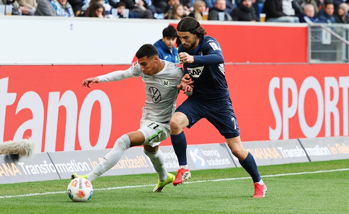 Für Daghim (li.) und Wolfsburg läuft es aktuell nicht rund.