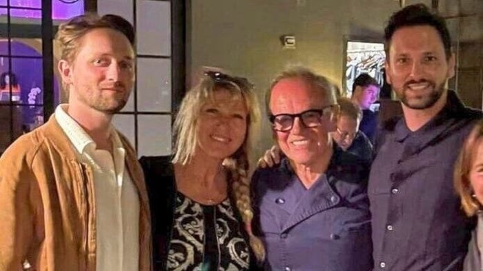 St.-Veiter-Treff in Hollywood: Adam Lukas (r) mit Bruder Tommy (l) und Mama Dagmar bei Starkoch ...