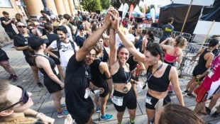 Durch das gegenseitige Helfen und Motivieren entsteht der besondere Spirit, der beim Event ...