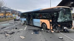 Bei dem Unfall wurden insgesamt neun Personen verletzt.