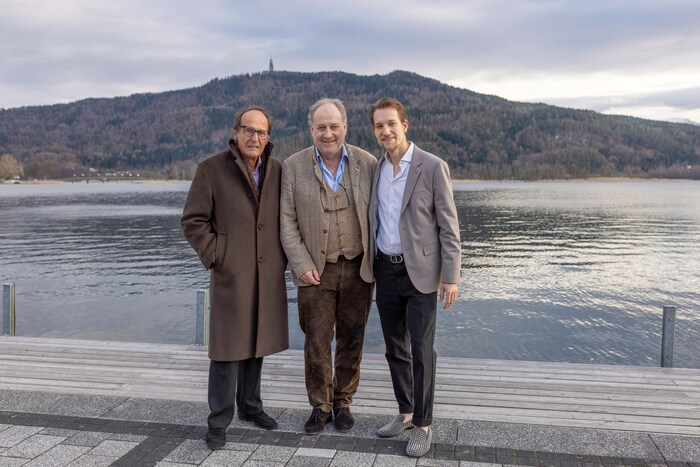 Laudator Manfred Bockelmann, Starkomponist Harold Faltermeyer und Sänger Simon Stadler (re.).