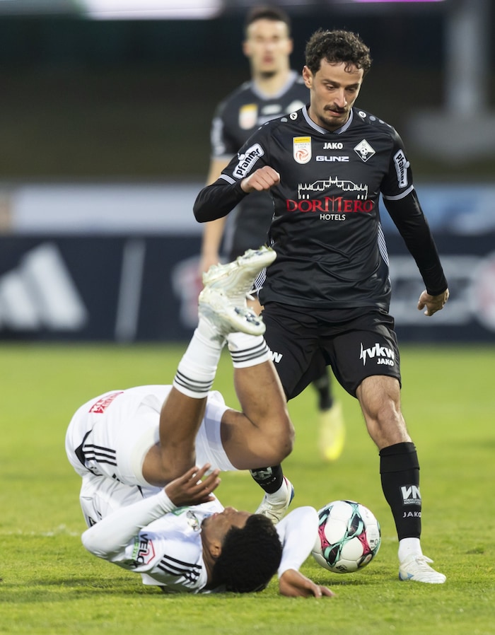 Vesel Demaku kehrte von den Länderspielen mit dem Kosovo zurück.