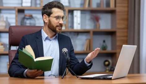 Jung, stylish, gläubig – die Botschaften sogenannter Christfluencer kommen via Social Media in ...