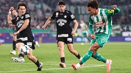 Antiste (re.) greift mit Rapid gegen Sturm nach der Tabellenführung