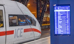 Der ICE (Archivbild) musste evakuiert und durchsucht werden.
