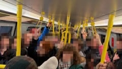 Völlig überfüllte U-Bahnen – nicht nur in den Stoßzeiten