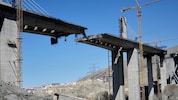 Eine zerstörte Brücke nach einem US-Luftangriff in Teheran