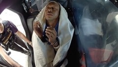 Verstörender Anblick: Der frühere Golf-Superstar Tiger Woods benommen und in Handschellen nach ...