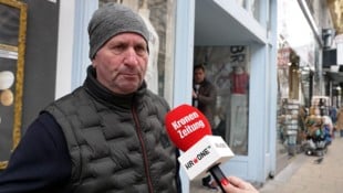 „Die Gagen sind jenseits von Gut und Böse“, sagt Bernhard verärgert. Viele Zahler würden sich ...