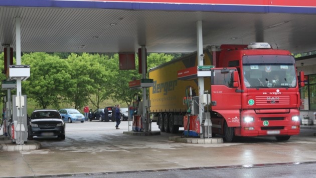 In Slowenien ist das Tanken tendenziell noch günstiger als in Österreich (Symbolbild).