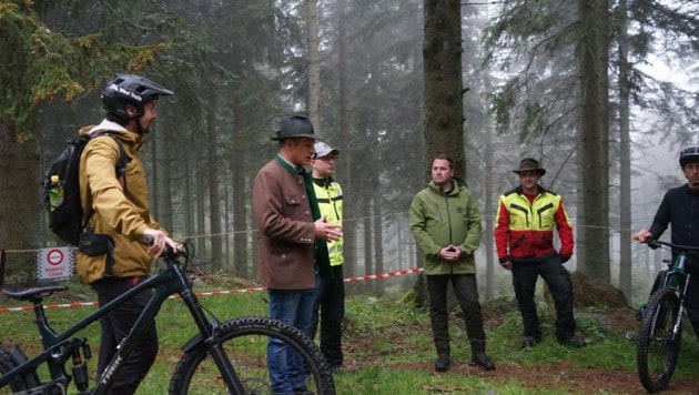 
                    Beim Radeln im Wald auf den Naturverstand achten
                
