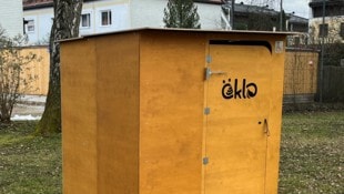 Jürgen Fischer Ein mobiles WC wie dieses war von dem Spielplatz in Salzburg plötzlich verschwunden.