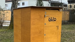 Ein mobiles WC wie dieses war von dem Spielplatz in Salzburg plötzlich verschwunden.