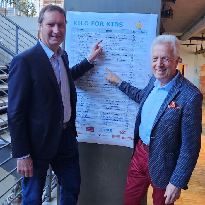 Reinhard Draxler und Herbert Gaggl vor der entscheidenden Abnehm-Liste. Daraus wurde klar, wie ...