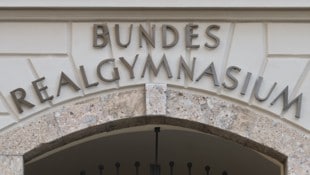 Rund um die Städte bringt der Kampf um einen Gymnasiumplatz viele Familien zur Verzweiflung.